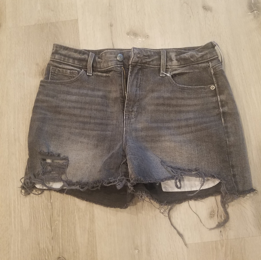 Old Navy High Rise Black Wash Distressed Jean Shorts Size 6